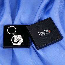 Load image into Gallery viewer, Fathers Day Present for Dad Birthday Gifts Keychain Dad Gifts from Daughter Wedding Day Father of The Bride Gifts for Daddy Papa Padre Poppy Grandpa Gifts from Kids Son New Dad Gifts for Men Him