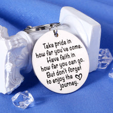 Load image into Gallery viewer, Graduate Gifts for Daughter Son Class of 2022 Keychain College Graduation Gifts for Him Her Boys Girls Junior High School Grad Gifts Master Gifts for Nurse Medical Student Senior 2022 for Women Men