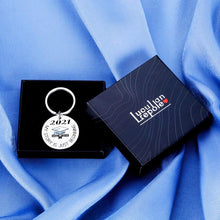 Load image into Gallery viewer, Class of 2021 Graduation Gifts for Him Her Inspirational Keychain for Master Nurses Studetns High School College Seniors Graduates Christmas Present for Boys Girls Daughter Son Grads from Mom Dad
