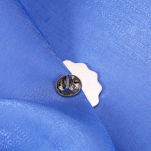 Load image into Gallery viewer, Senior 2022 Graduation Pin Graduation Gifts for Her 2022 High School College Graduation Gifts for Him Class of 2022 Graduates Masters Nursing Student Graduation Gift for Son Daughter from Dad Mom
