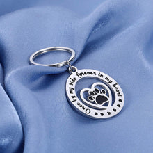 Load image into Gallery viewer, Pet Memorial Keychain Dog Cat Loss Sympathy Gift for Dogs Pet Remembrance Keepsake Jewelry for Women Men Kids Christmas Once by My Side Forever in My Heart Keyring Charm
